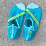 Fitkicks yoga activa water shoes small Size undefined Photo 1
