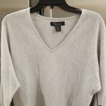 Tahari ππ 100% 2 Ply Cashmere V-neck Sweater Light Grey Medium M NWT Photo 2