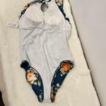Cupshe one piece swimsuit! Green floral, scalloped crisscross swimmer size small Photo 4