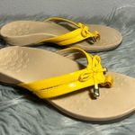 Vionic  Women's Rest Bella X Flip Flop Yellow Sandals Sz 5 Photo 2