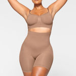 SKIMS  Shapewear Shorts seamless sculpt high waisted above knee sienna nude taupe Photo 0