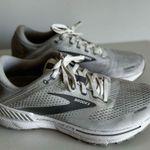 Brooks  Adrenaline GTS 22 White Women’s Sz 9.5 Photo 1