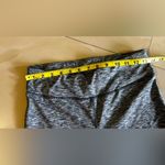 Everlast  sport Capri pants gray polyester and spandex size M Photo 11