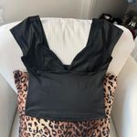 Black v neck short sleeve fitted crop top Photo 7
