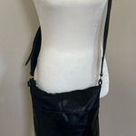 Hobo International REGHAN LEATHER SHOULDER BAG IN BLACK Photo 0