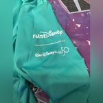 Run walt disney world 10k long sleeve 2023 large child & dale Photo 5