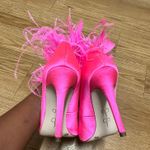 Jessica Simpson feather shoes Photo 6