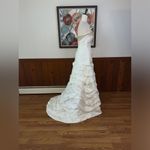 None Beautiful Boutique Tiered Wedding Gown! Photo 2