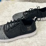 Under Armour  charged 24/7 sneaker size 7.5 Photo 3