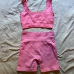 Amazing Lace Pink seamless bike shorts and sports bra set from Amazon Photo 1