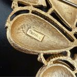 Trifari Vintage Crown Brushed Gold Tone Petal Leaf Leaves Pin Brooch 27.9g. Photo 11