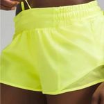 Lululemon hotty hot 2.5” high rise electric lemon lined shorts Sz 6 Rare Photo 2