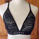 Bonds Black Wireless Bra with Paisley Detail size medium. Photo 0