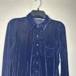 The Limited Velvet Button Photo 8