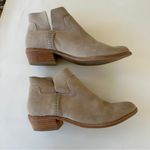 DV by Dolce Vit Dolce Vita Women's Light Taupe Stitched Ankle Booties Size 8.5 Photo 4