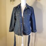 Jones New York EUC!
Womens  Signature Denim Shirt with Sash Size Small Photo 4