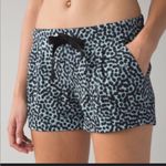 Lululemon  Spring Break Away Shorts Miss‎ Mosaic Black pattern size 8 Photo 0