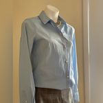 Liz Claiborne  NWT Light Blue Button Down Long Sleeves Top Wrinkle Free SZ M Photo 2