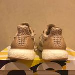 Adidas Wmns UltraBoost 'Ash Peach' Photo 3