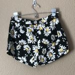 DV by dolce vita Cruz short in daisy print Photo 2