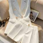 Elegant White Blazer and Shorts Set Photo 0