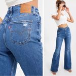 Levi's 70s Inspired High Rise Slim Fit Medium Wash Raw Edge Flare Denim Jeans 28 Photo 3