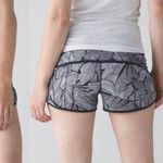 Lululemon Women's Size 6 Dottie Tribe White Black Speed Short Photo 0
