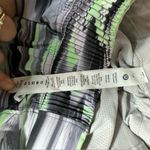 Lululemon  Hotty Hot High-Rise Short 4” Green/Black - Special Edition - Size 4 Photo 7