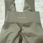 NVGTN  scrunch butt leggings size medium  Photo 3