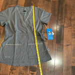 Coast Oak Malibu scrub top Gray NWT Women’s size S Nursing Medical Stretch Photo 10