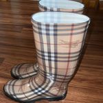 Burberry rain boots Photo 3