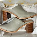 Yellow Box Marylou Light Gray Block Heel Mules Size 9.5 NEW Photo 9