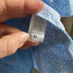 Flouncy baby blue skirt with white ditsy floral pattern Size M Photo 2