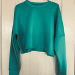 Under Armour Cropped running top NWT Photo 0
