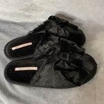 Victoria's Secret NWOT  Women's Velvet Bow Slippers Size M Photo 0