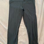 Yogalicious Green capri Leggings Photo 0