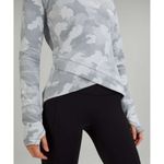 Lululemon Close to Crossing Sweatshirt in Heritage Speckle Camo Grey Size 8 Photo 2