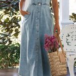 Boutique Light Blue Denim Button Front Sleeveless Midi Dress w/ Pockets Photo 0