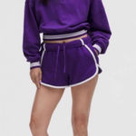 Lululemon  BNWT Scuba Mid-Rise Oversized Short 3" Trim College Purple/Light Ivory Photo 0