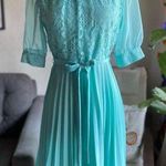 Vintage Lace Teal knee Photo 0