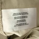 Gap Women’s Classic Midrise Short Size 16 With an easy fit front slant pockets Photo 10