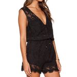 Women's Sleeveless V Photo 1