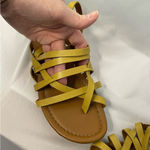 Franco Sarto  Mustard Yellow Leather Thong Toe Capture Sandals Size‎ 8 Photo 5
