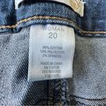 Westport  1962 Women's Size 20 Crpped Blue Jeans with Embroidered Trim Photo 6