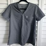 FIGS | Catarina One-Pocket Scrub Top in graphite Photo 4