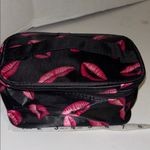 BLACK WITH PINK/RED LIP DESIGN COSMETICS CASE ZIPPER CLOSURE SMALL MIRROR INSIDE Photo 8