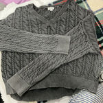 Le lis Sweater  Cropped Photo 0