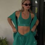 Alo Yoga Airlift Suit Up Bra Spruce Green/White S Photo 4