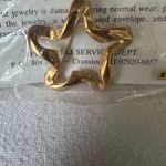 Vintage Brooch Beautiful Star Gold Tone Pin new in packaging Photo 1