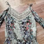 Floral romper cut out shoulders size small Photo 3